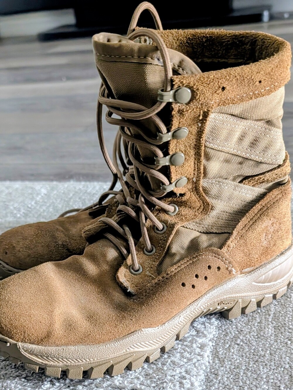 Belleville Size,7 Men's Brown Tactical Suede & Textile Field Boots.